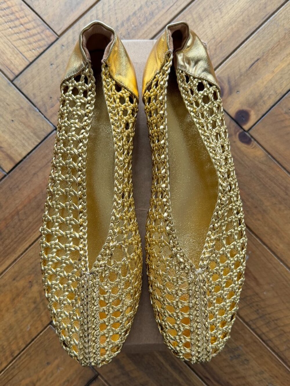 NEW METALLIC GOLD WOVEN VEGAN LEATHER ROUND-TOE SLIP-ON BALLET FLAT IN SIZE 8.5 - Picture 3 of 7